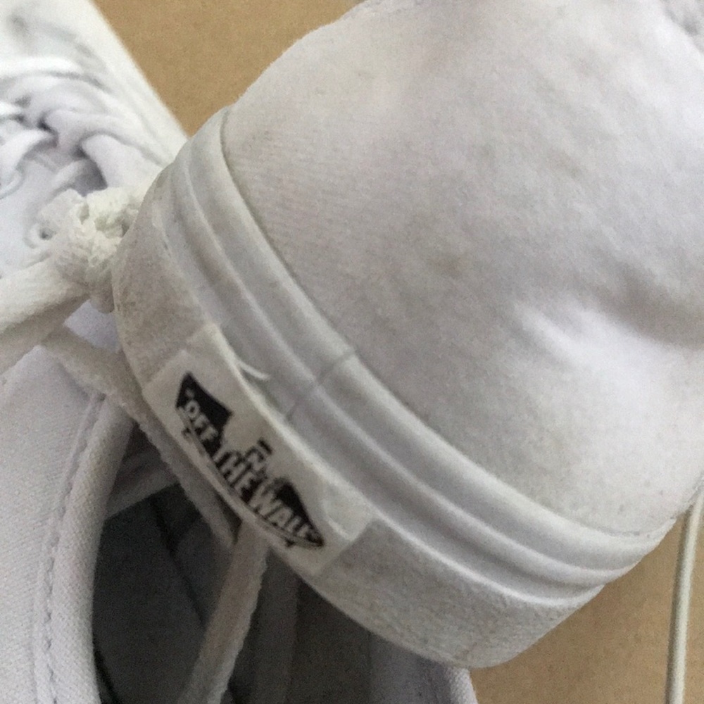 Vans - Picture 3 of 4